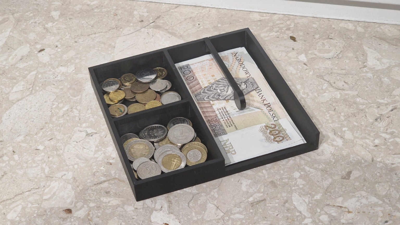 Cash Tray with Compartments for Coins and Banknotes