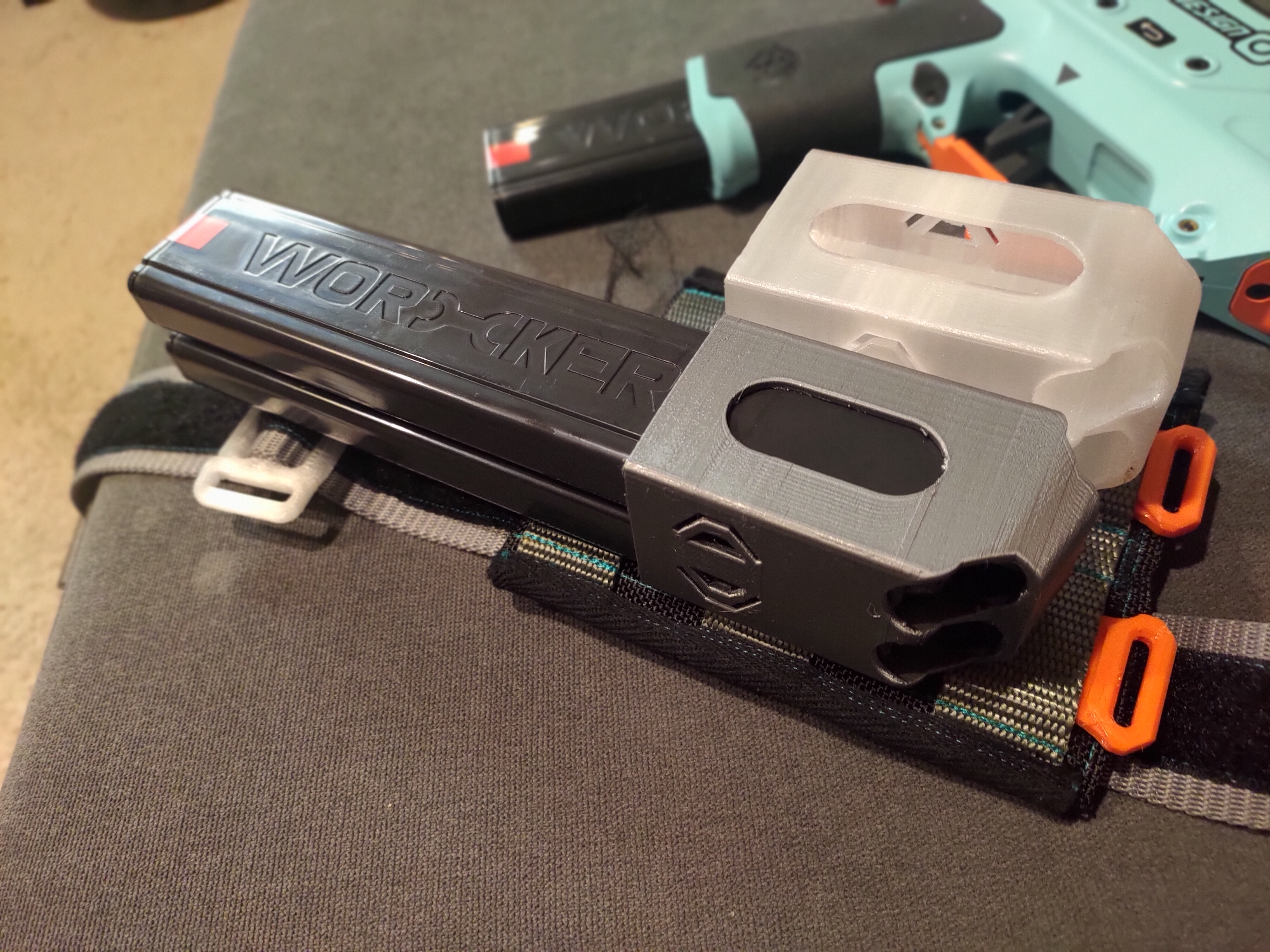 Mini Slanted Talon Mag Holder, Belt and MOLLE (Nightingale magazine)