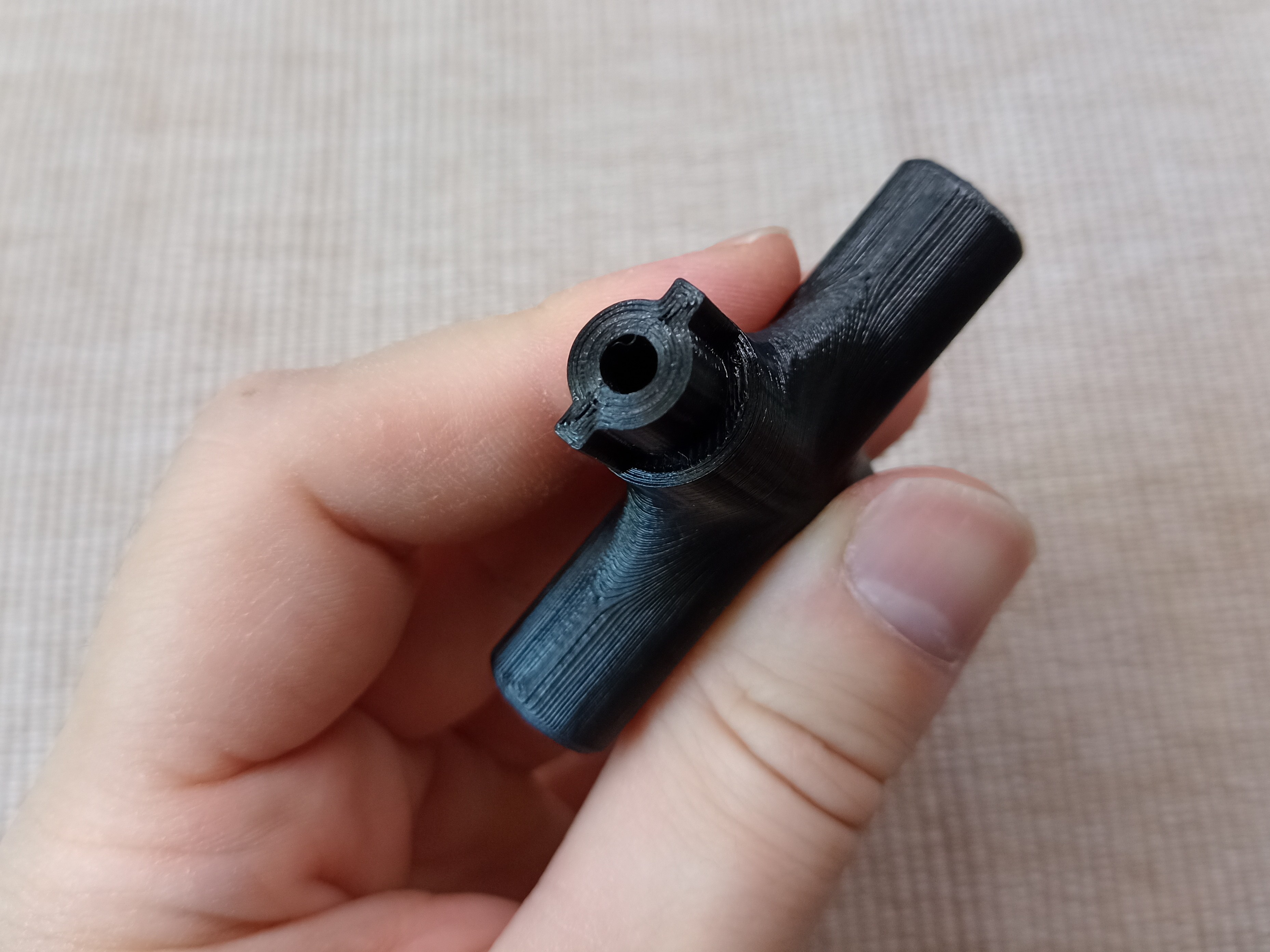 Screwdriver + Electrical Enclosure Key / Šroubovák + Klíč k rozvaděči