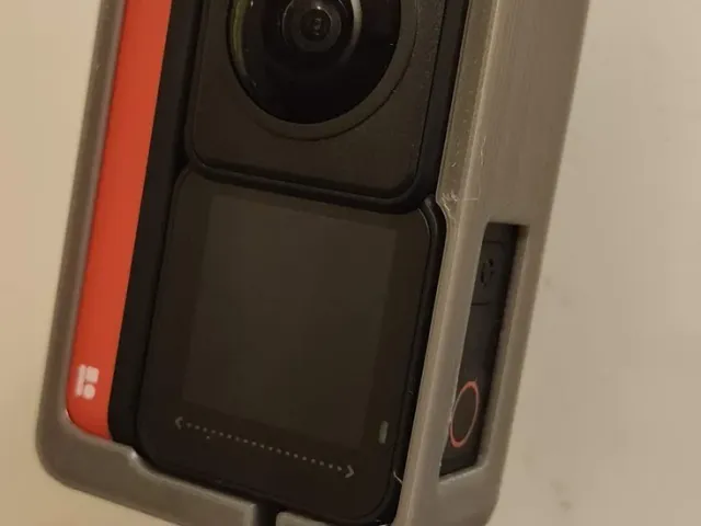 insta360 one r vertical case cage