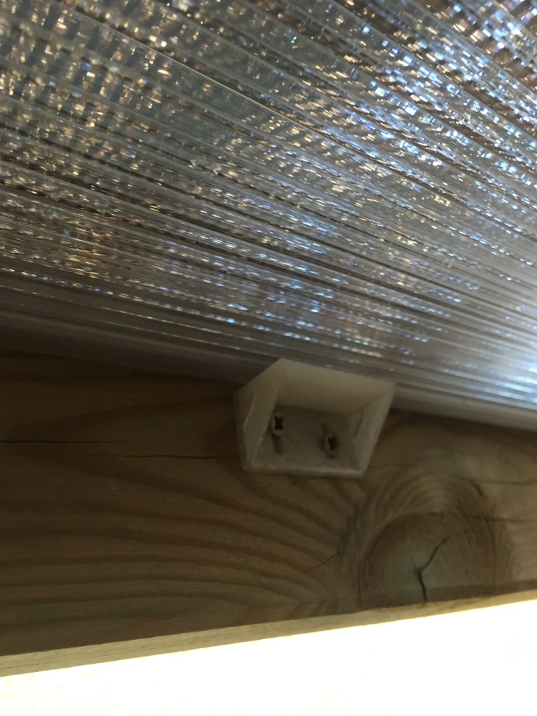 Fixing part of polycarbonate sheets by juanc.cilleruelo | Download free