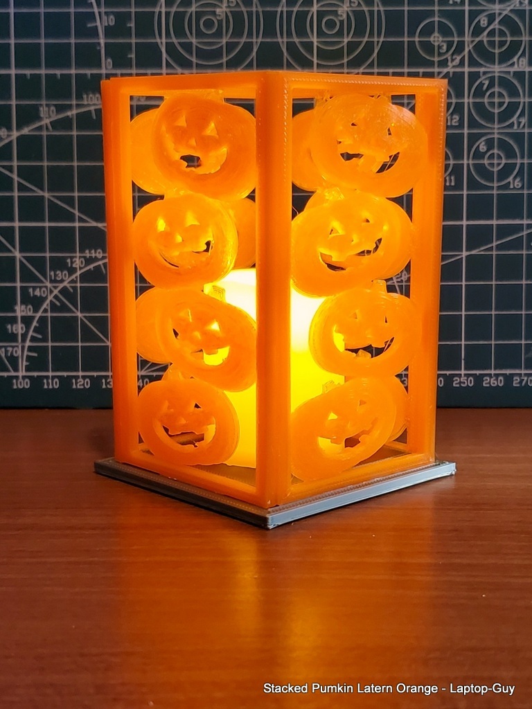 Miniatura 2 do modelo 3D Stacked Pumpkin Lantern