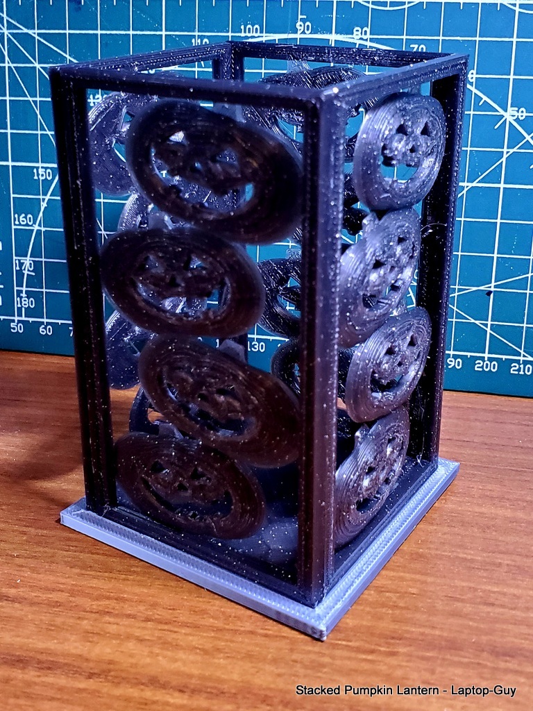 Miniatura 5 do modelo 3D Stacked Pumpkin Lantern