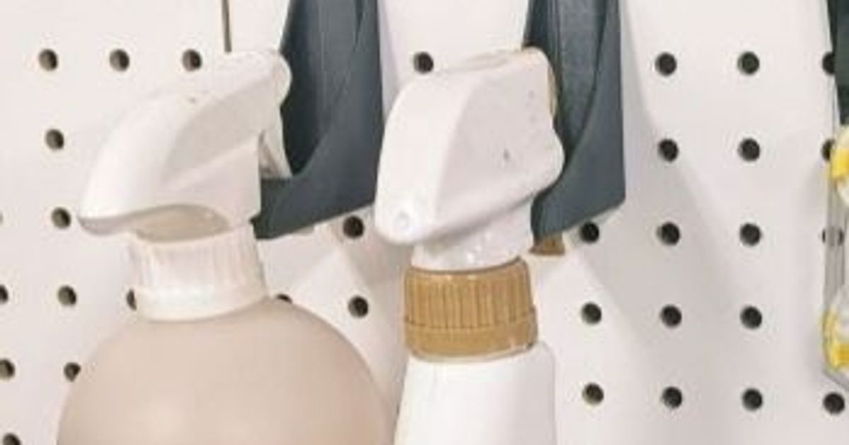 Spray bottle holder for pegboard by Agold Download free STL model