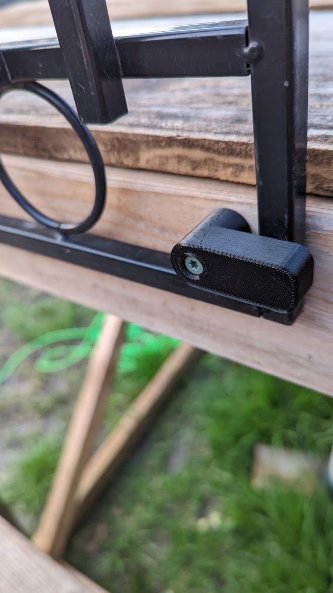 Miniatura 2 do modelo 3D Small Gate Hinge and Latch