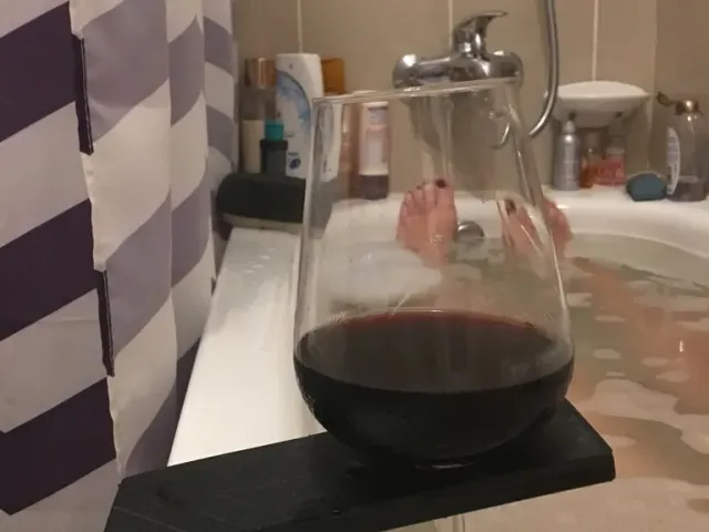 Rob's Bathtub Wine Holder (parametric)