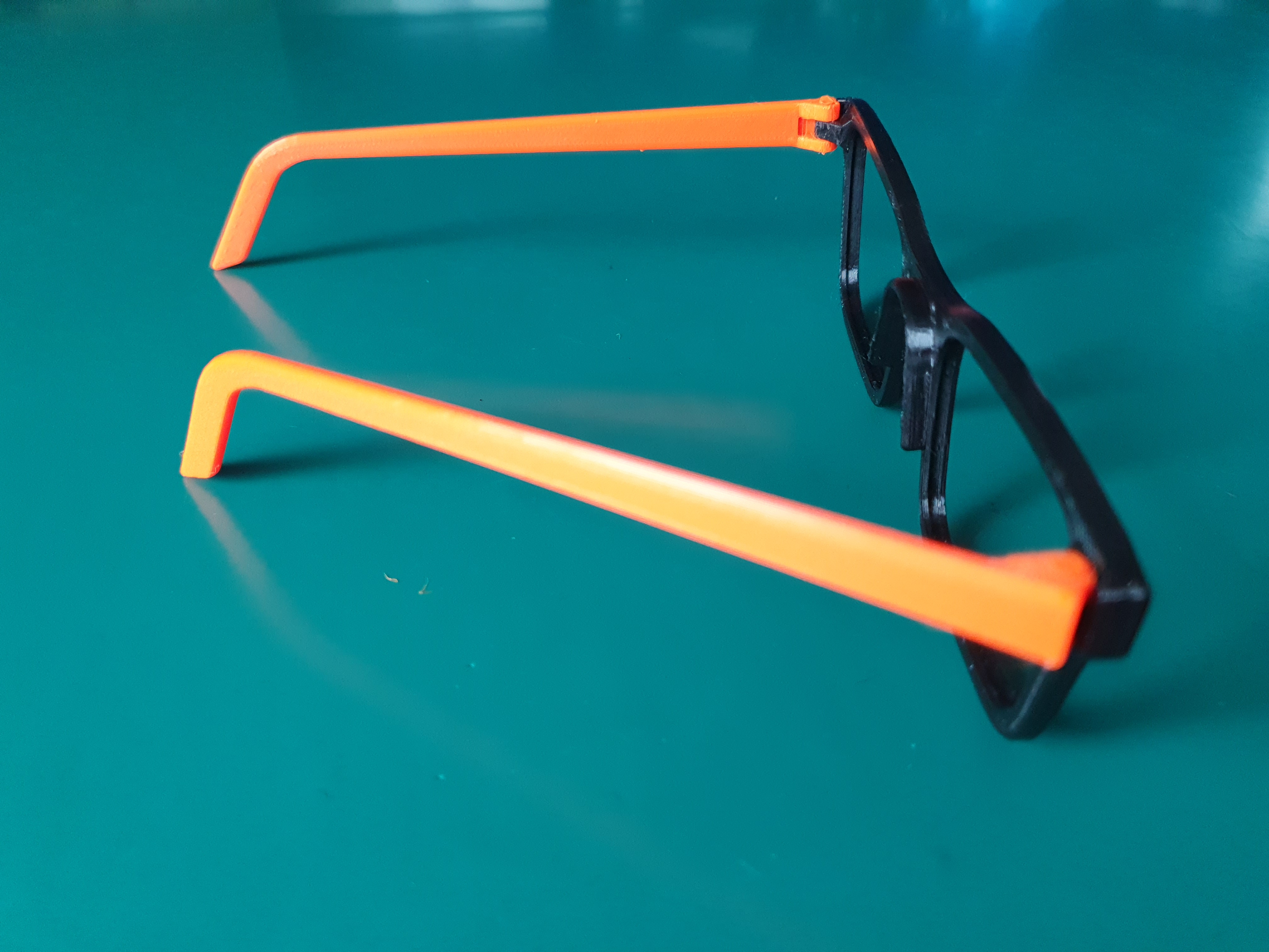 👓 Enhanced glasses temple tips (bent more for better hook behind ears)