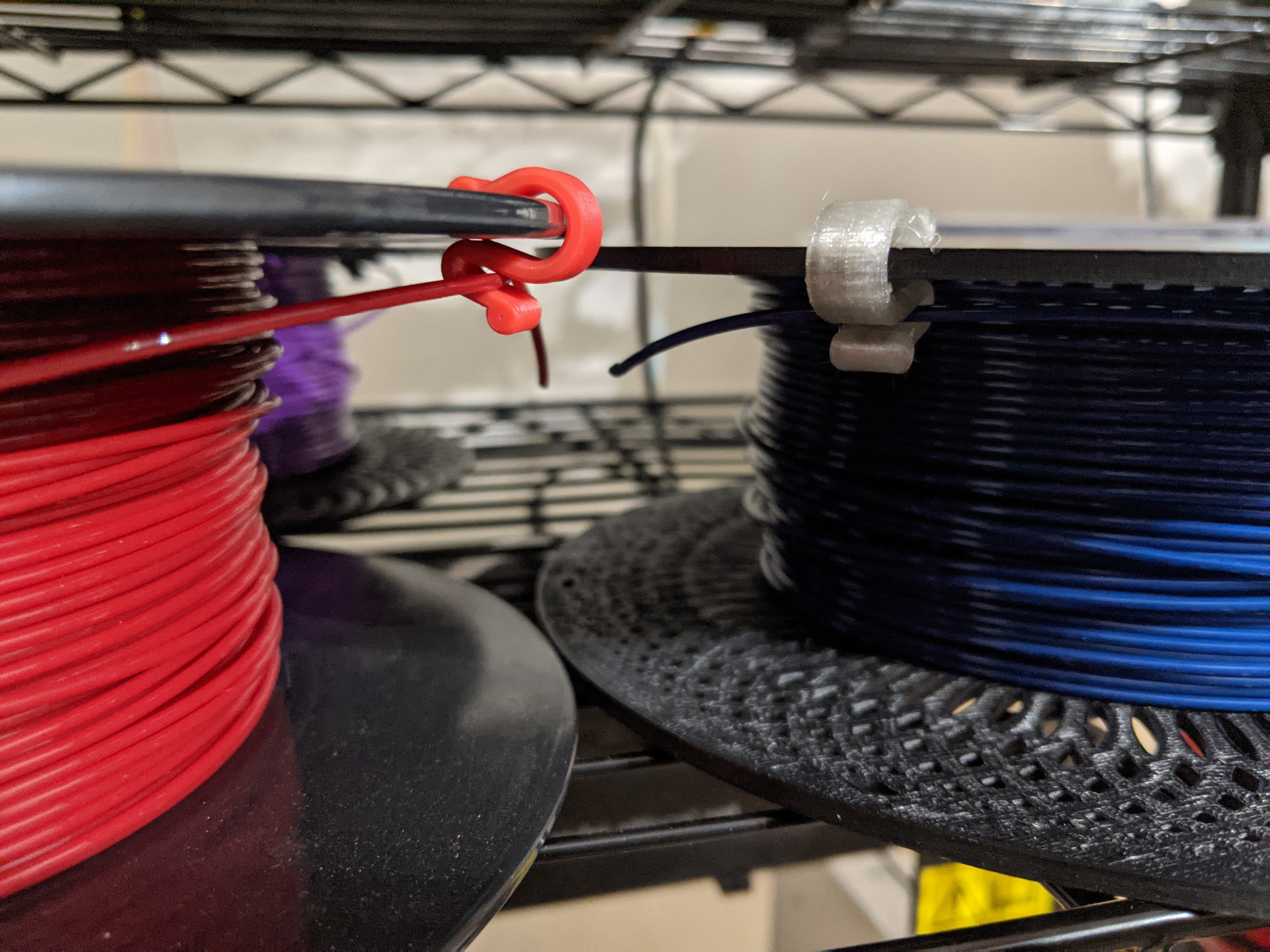 Serpentine Filament Clip