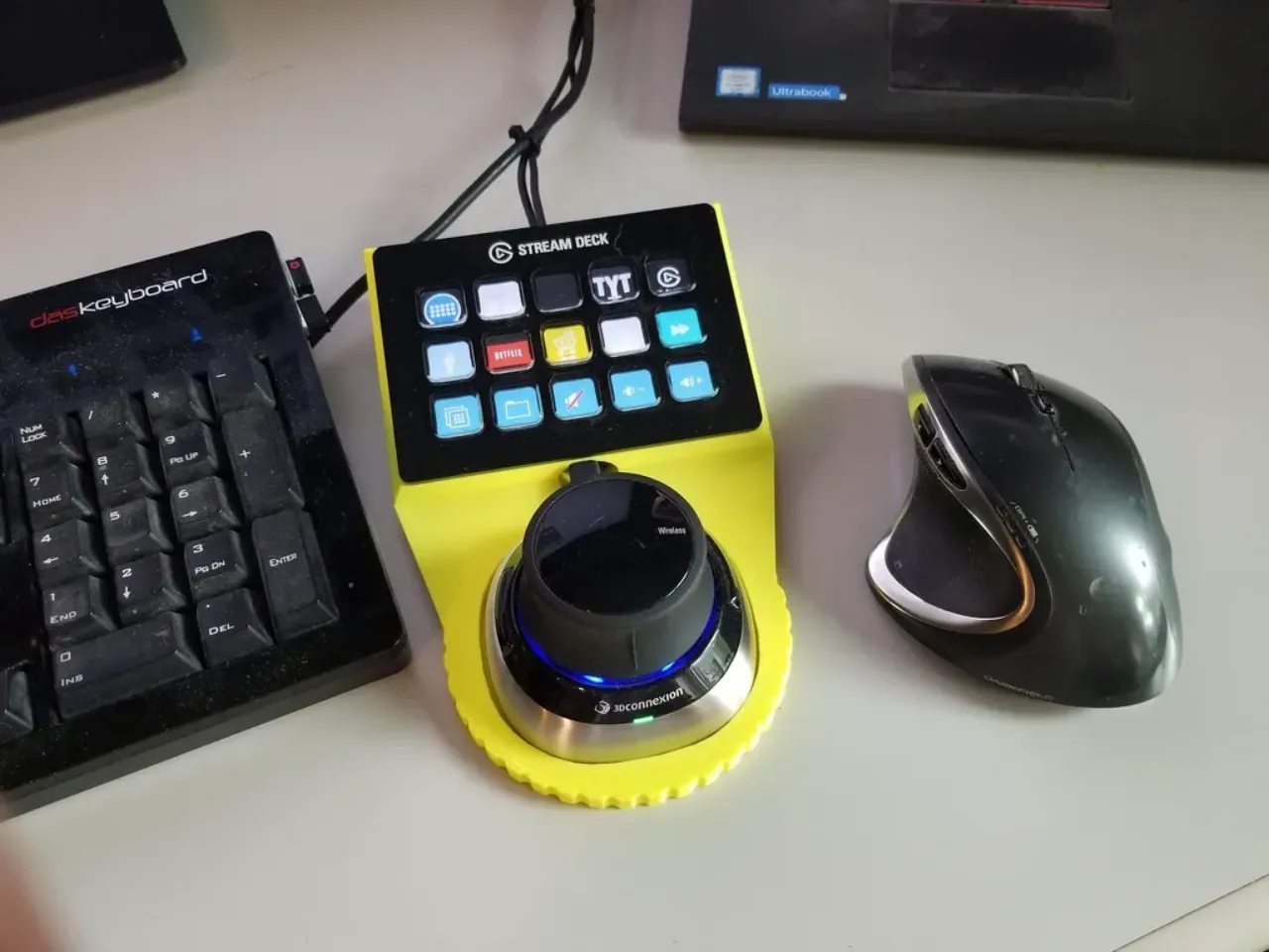 Unleashing the Full Potential of Mechanical Design: SpaceMouse Enterprise  and Stream Deck XL Combined