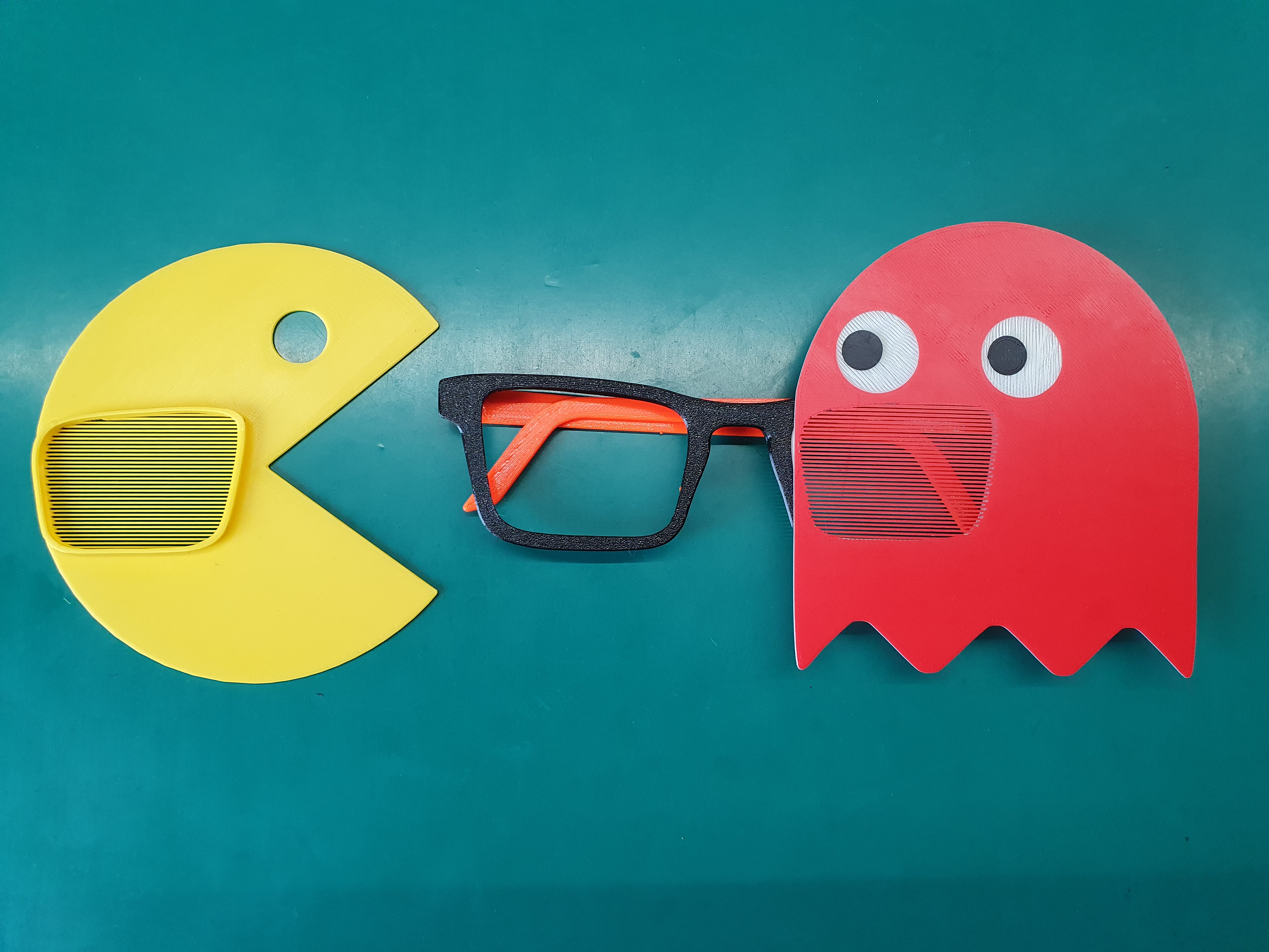 🎊👻 Pacman Ghost hunter interchangeable party glasses plugin.
