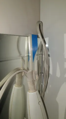 Mirror hanger