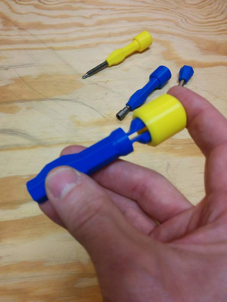 Miniatura 5 do modelo 3D Hex Driver With Rotating Cap