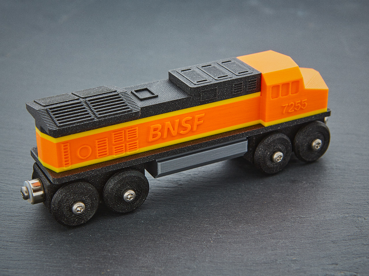 Bnsf model clearance train set