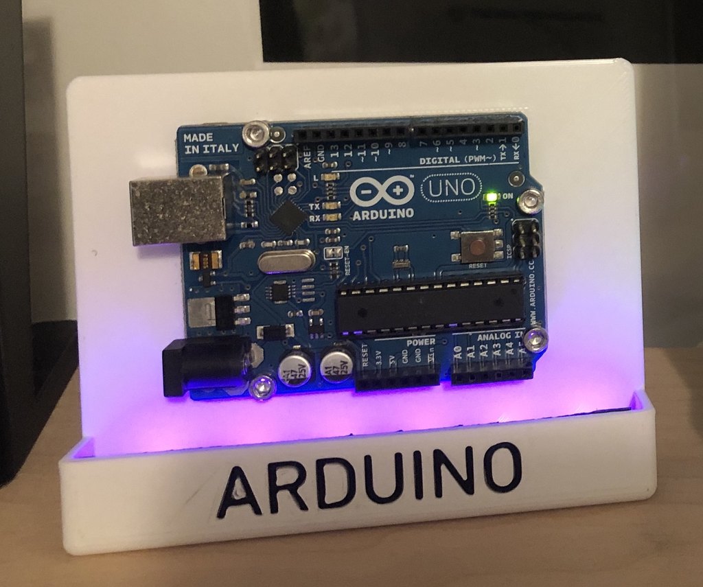 Arduino Uno Display Stand by cromer | Download free STL model ...