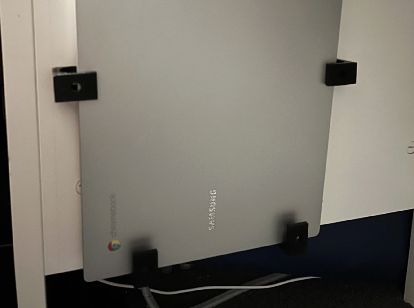 Computer notebook side desk mount — thumbnail 3