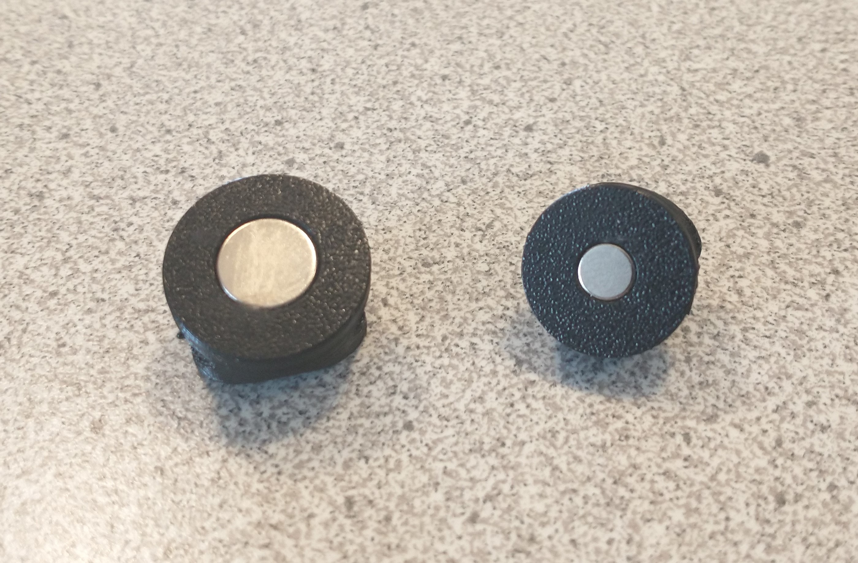Miniatura 2 do modelo 3D Magnetic Cable Clips (using flex material)