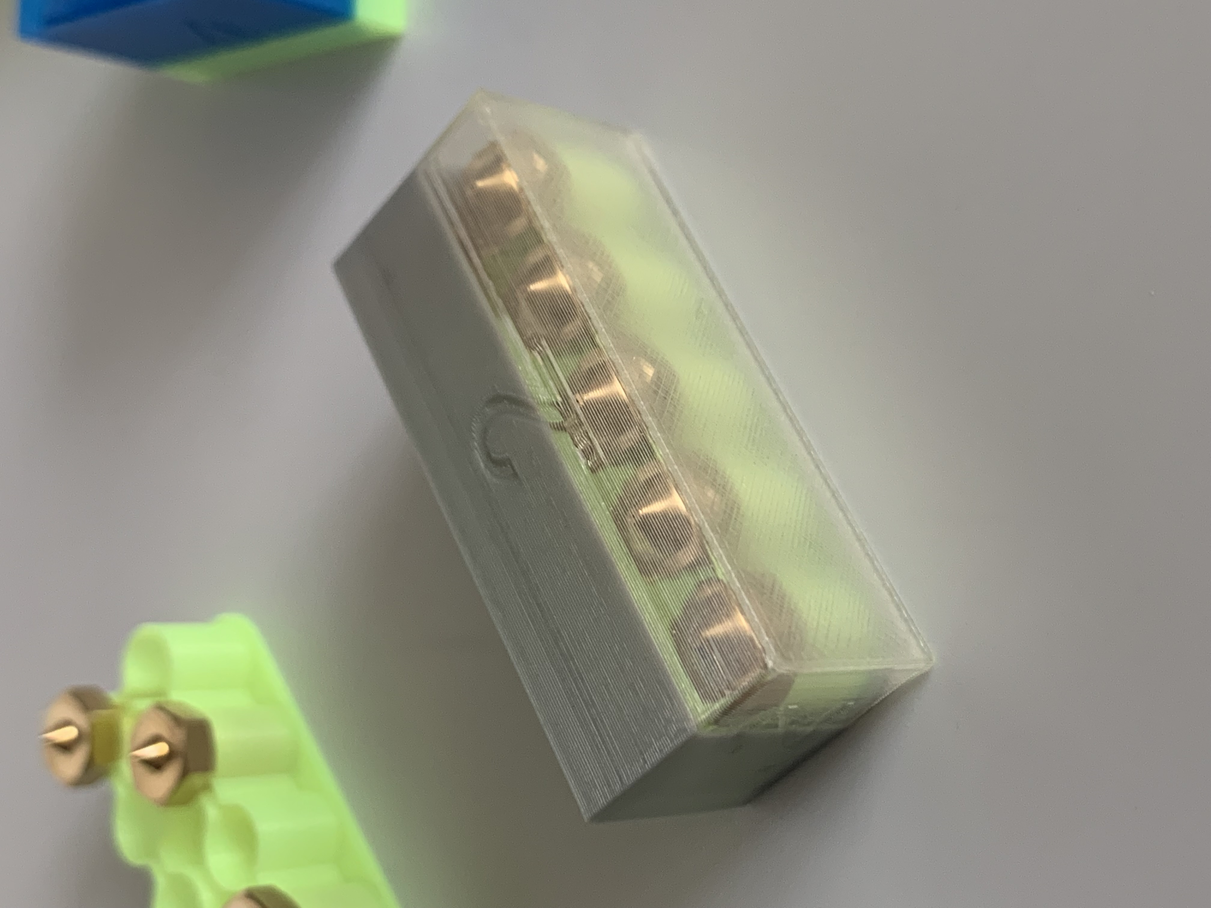 Miniatura 5 do modelo 3D Tiny Nozzle Box Vase Mode Customizable