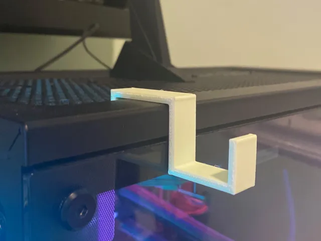 Corsair Carbide 275R PC case headphone mount