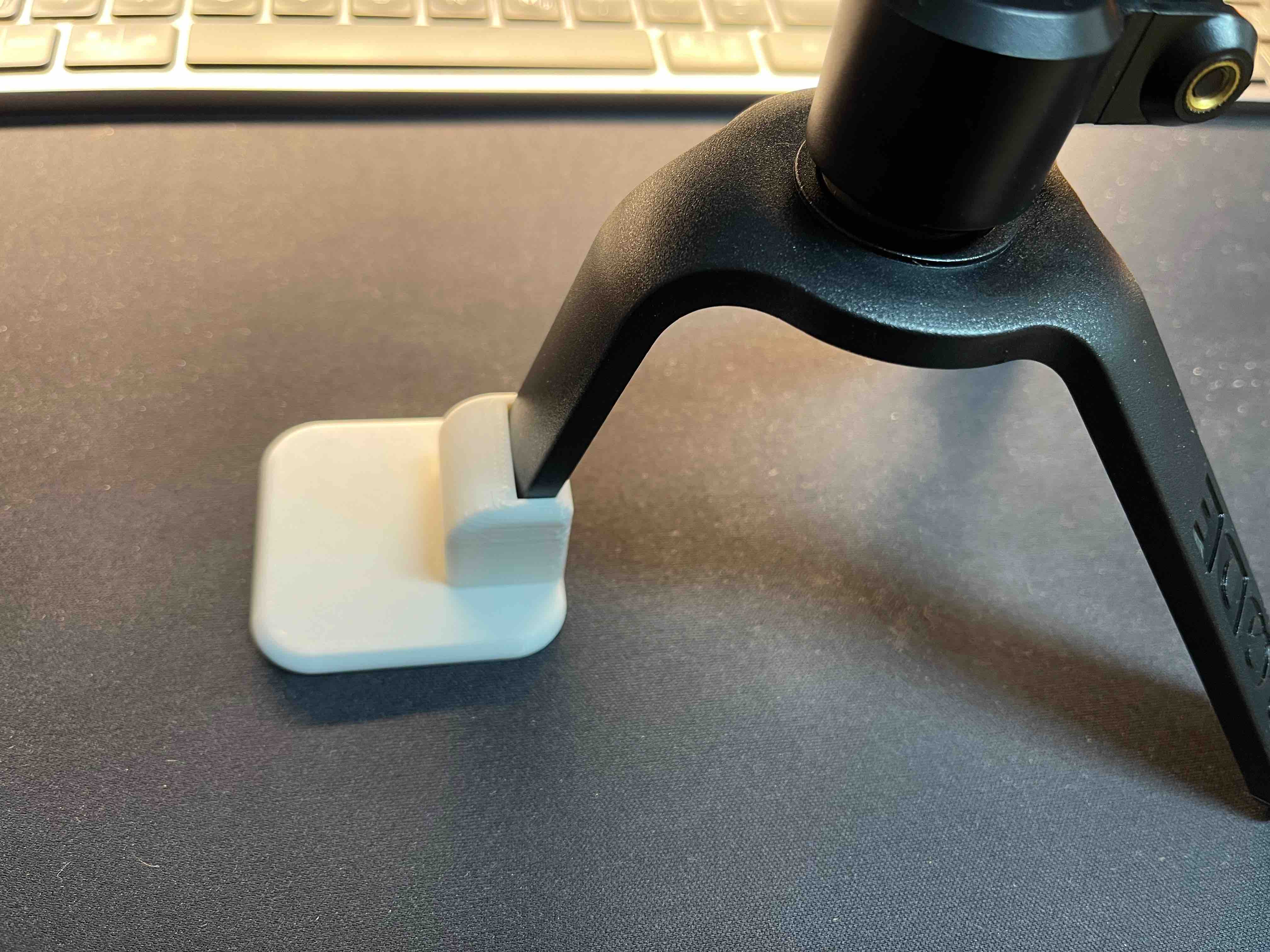 Miniatura 4 do modelo 3D Rode NT-USB stand stabilizer