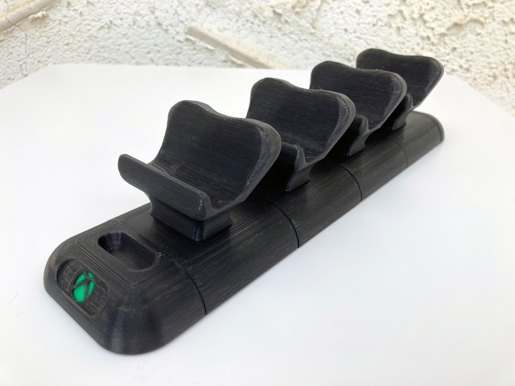 Miniatura 4 do modelo 3D The Controller Couch: a stand for multiple XBox controllers