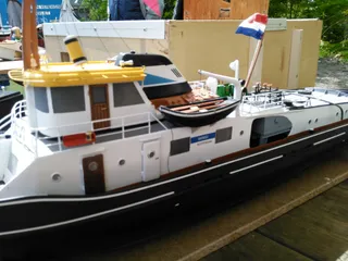 Model of a Dutch rowing boat " Vlet "