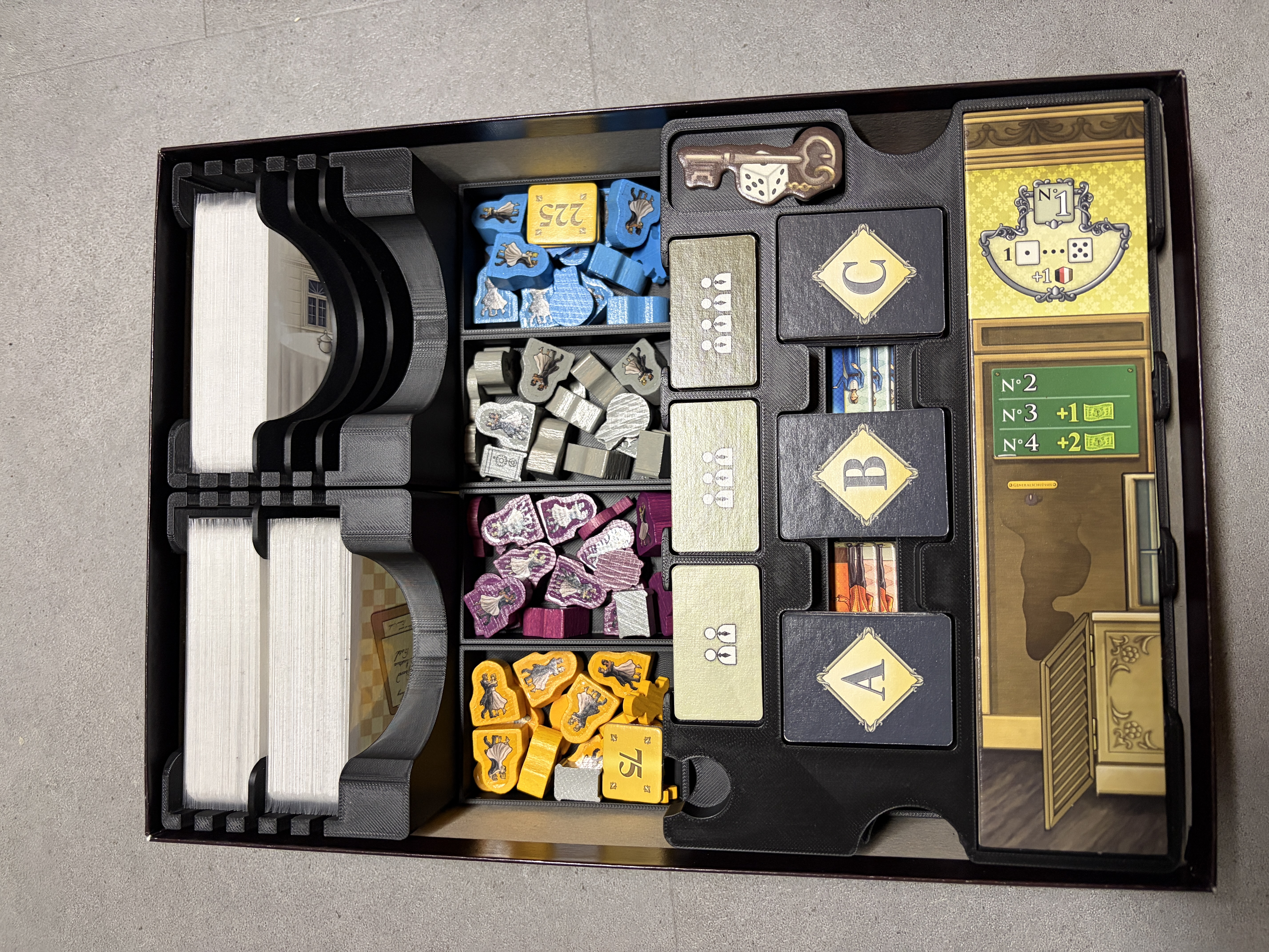 Grand austria hotel Deluxe: player tray
