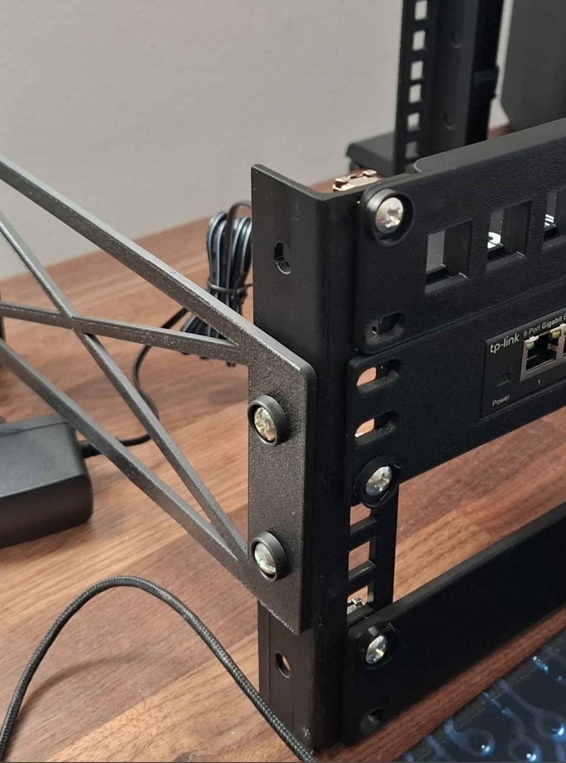 Rack rail 4U for cage nuts — miniatura 2