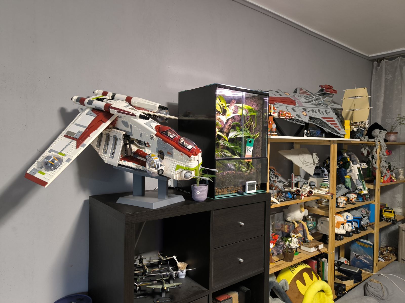Lego 75309 Republic Gunship Table Stand