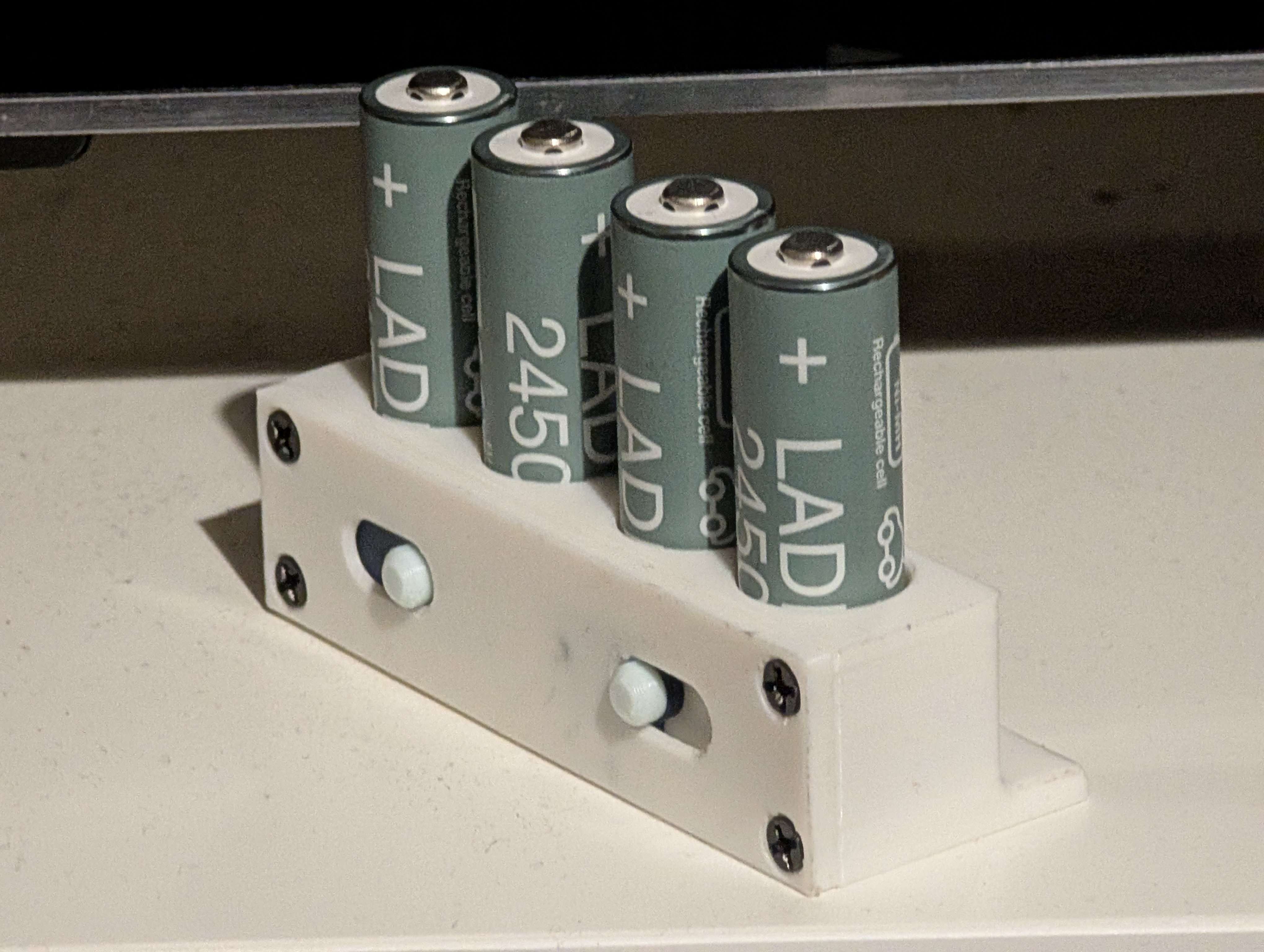 AA Battery holder w/ indicators