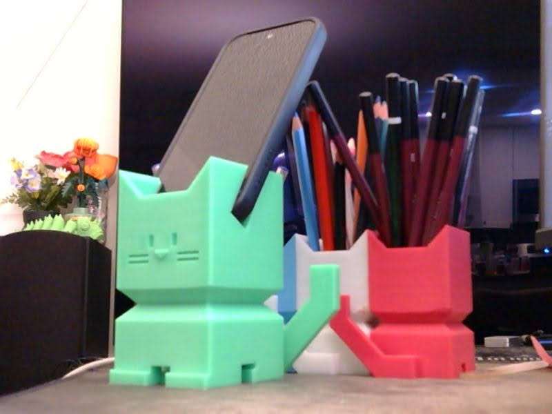 Calicat Cellphone Holder - With charger cable passthrough
