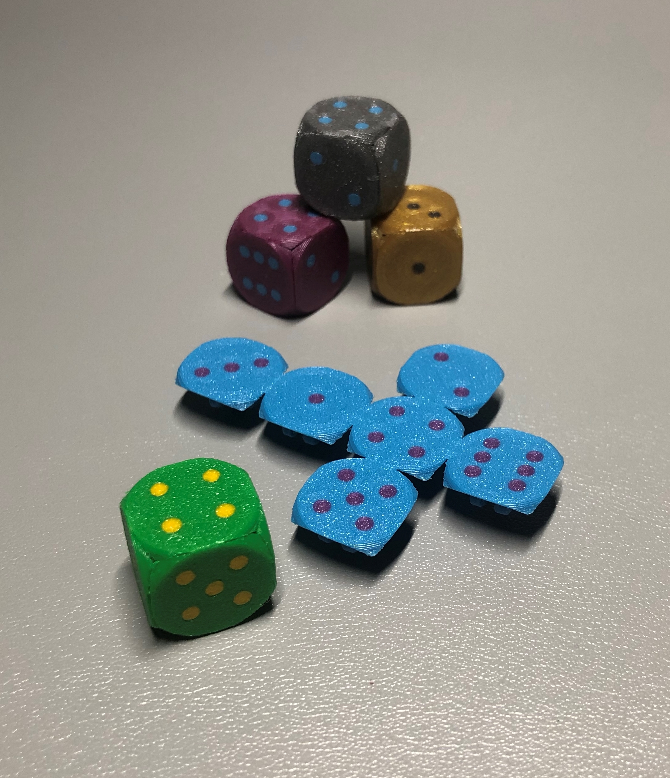 Dual Colour Dice rounded (foldable)