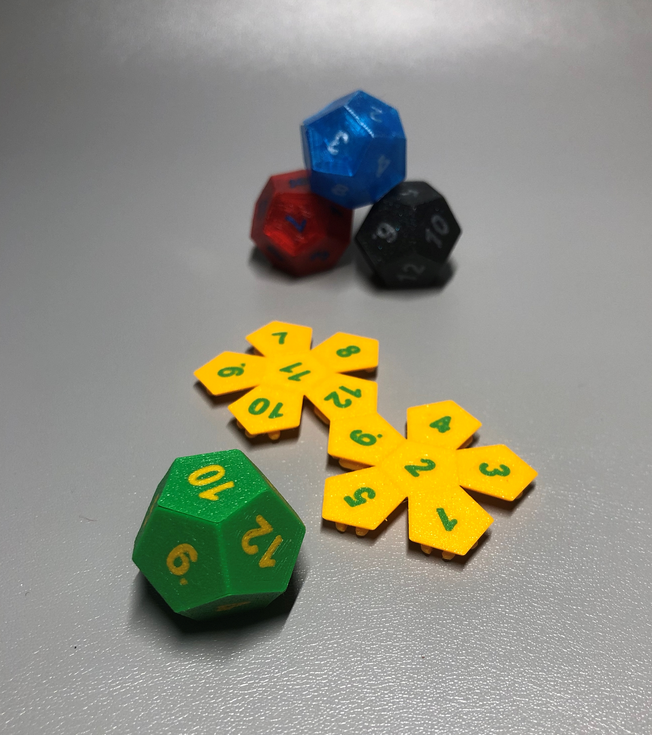 Dual Colour Dice 12 Sides (foldable)