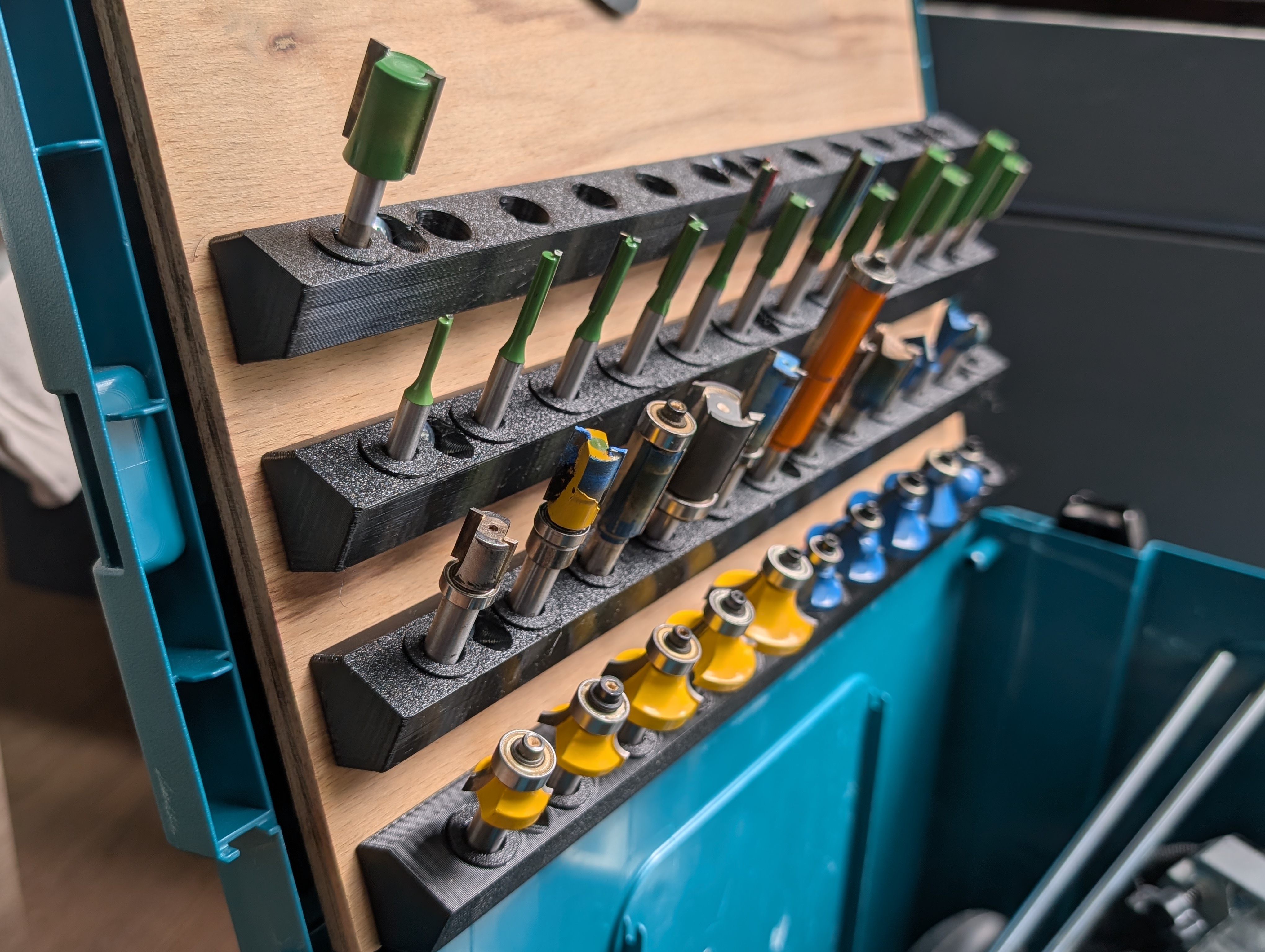 Router bit holder for 6mm and 8mm shaft diameter