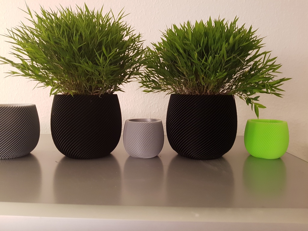 Finned planter
