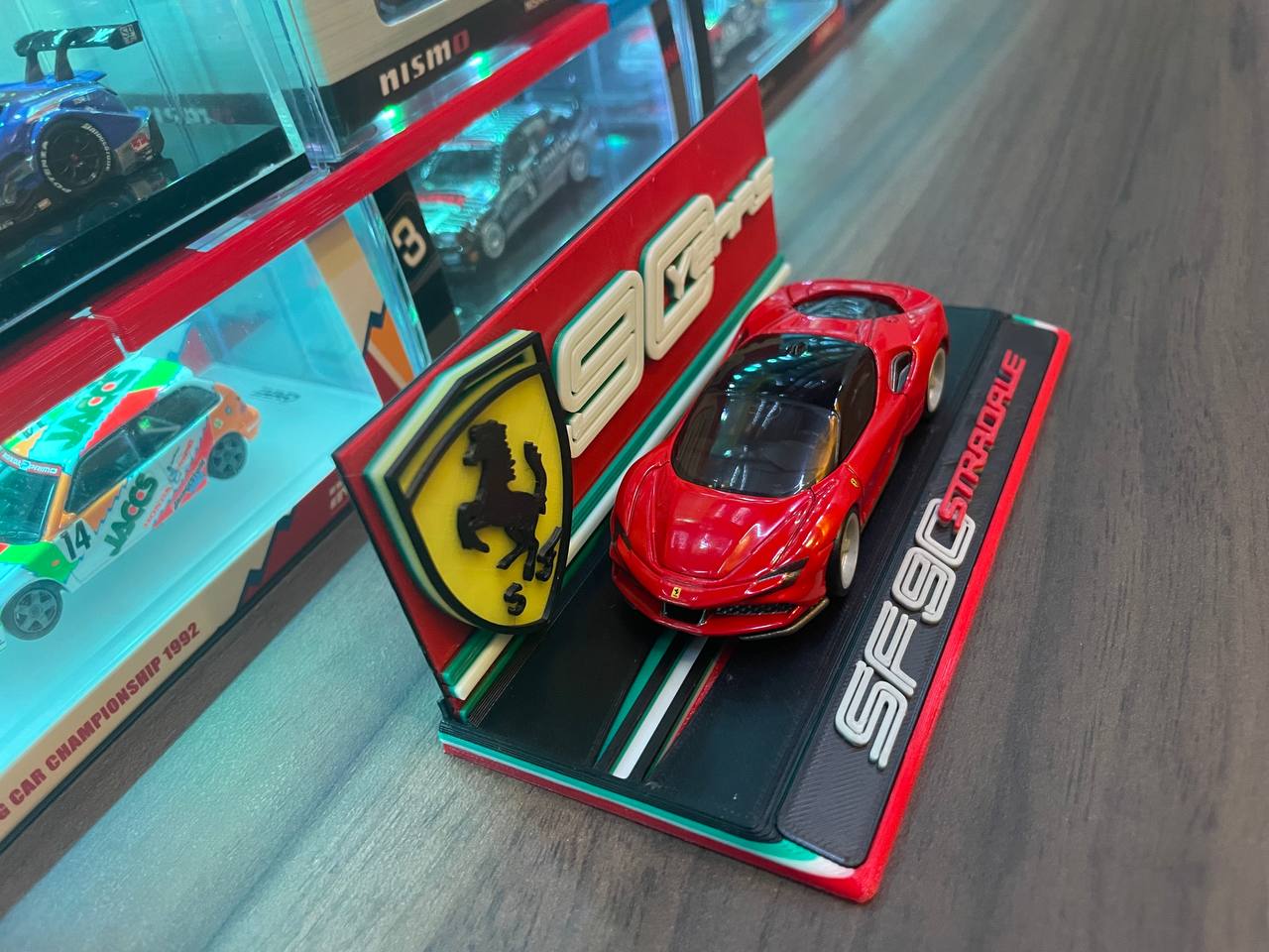 tomica ferrari sf90