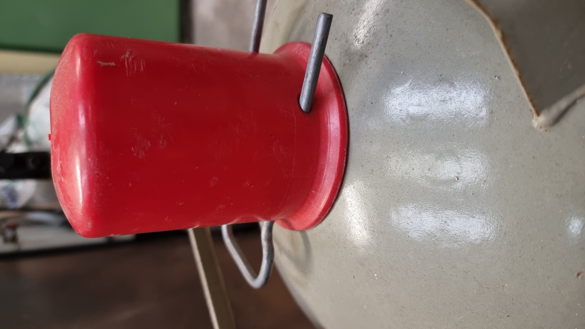 Halterung für GAS-Flaschen Schutzdeckel