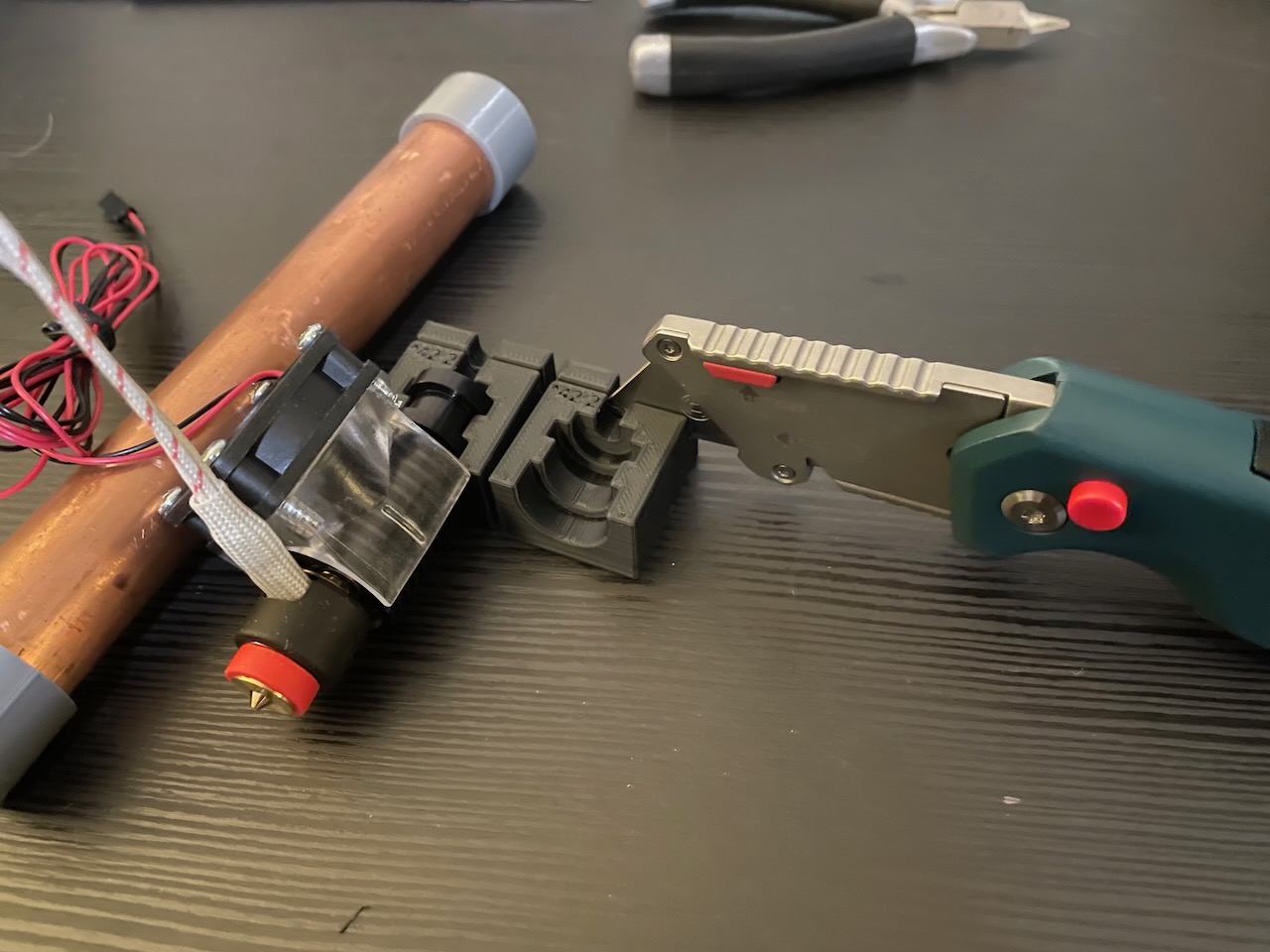 PTFE cutter (MK3S+ remix) with wider cutting slot