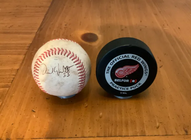 Baseball / Hockey Puck Holder