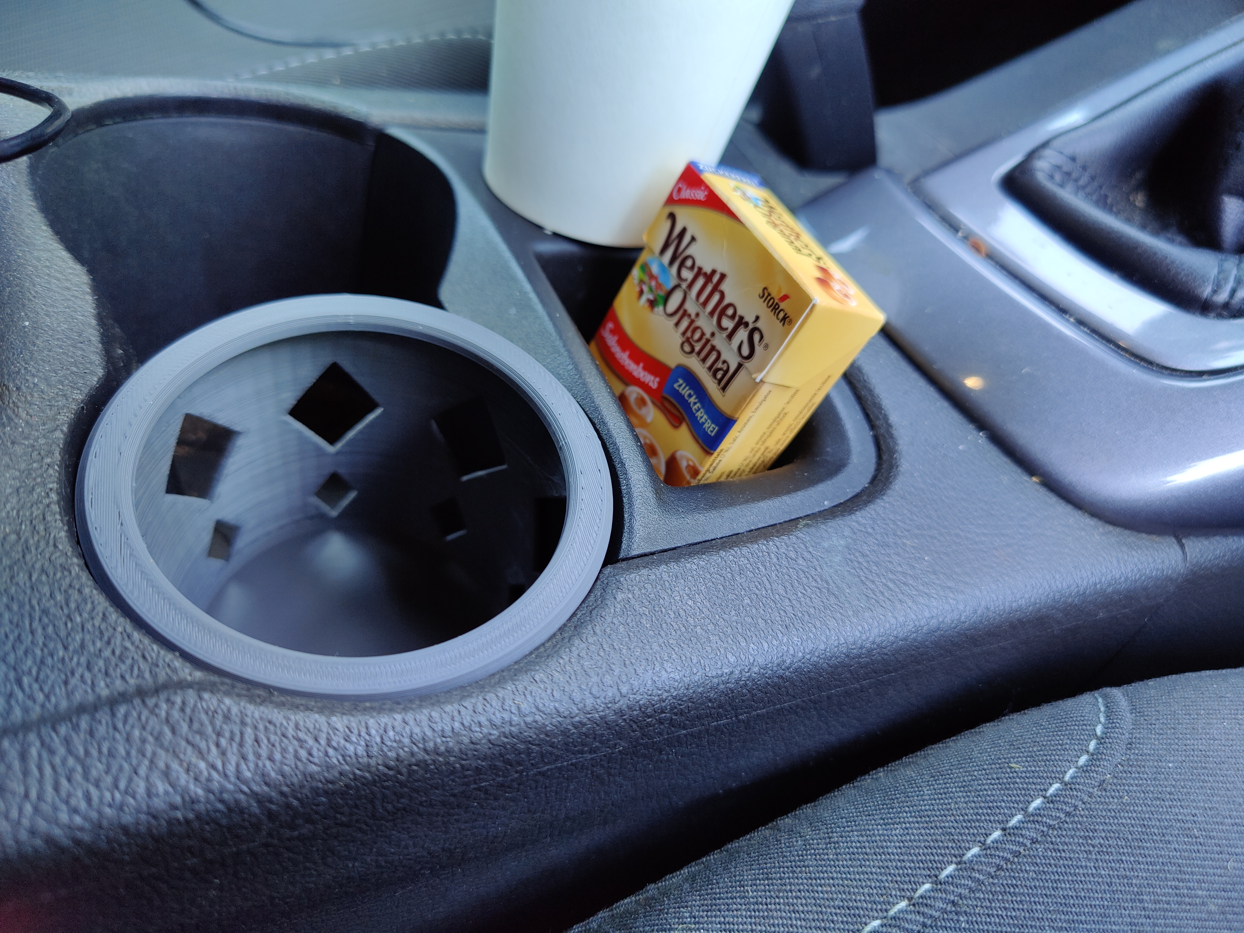 Ford Focus cup holder mod