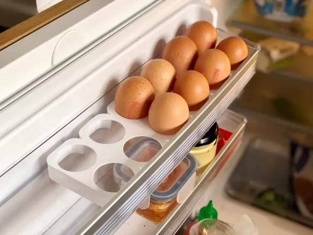 Eggsestential Vase-mode Egg Tray