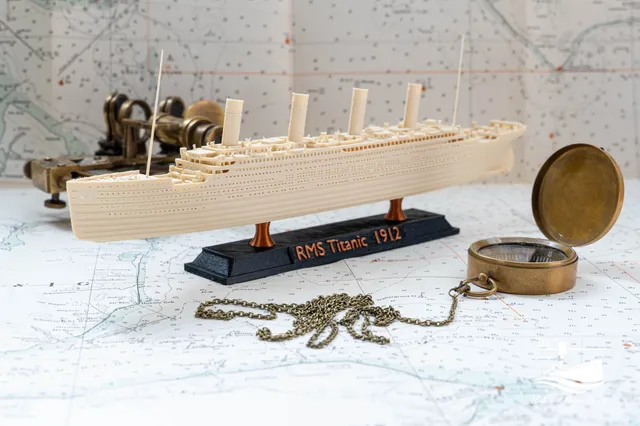 RMS Titanic 1:1000