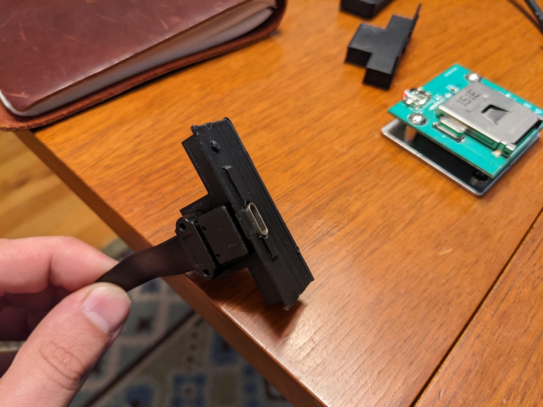 LIAN LI V354 SD Card to USB-C adapter