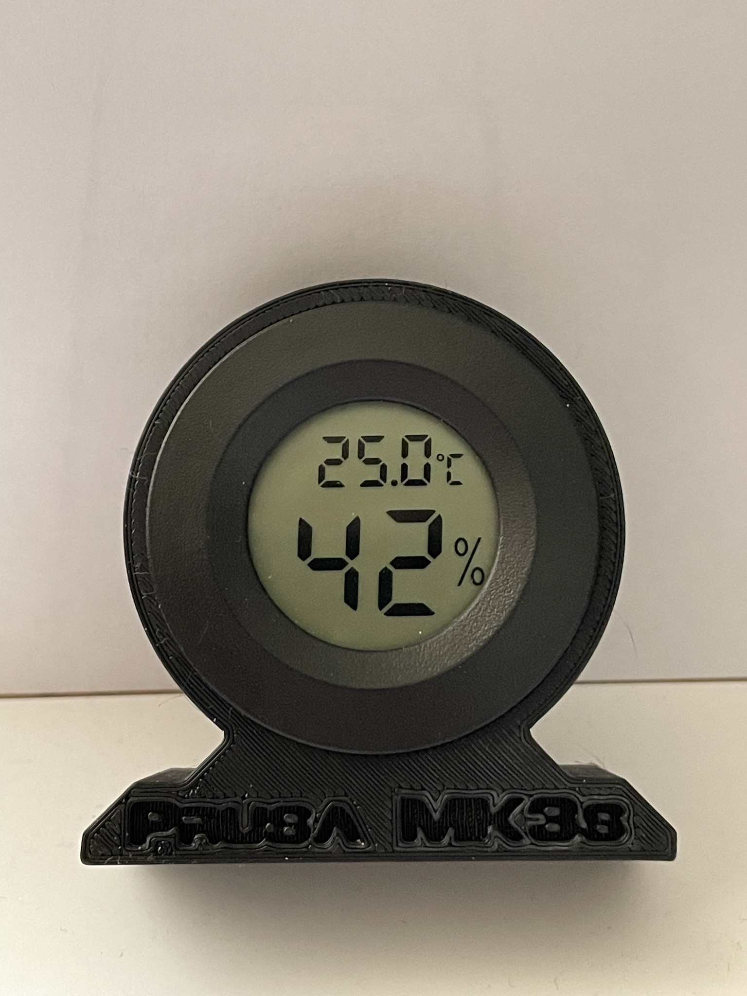 Round classic thermometer case