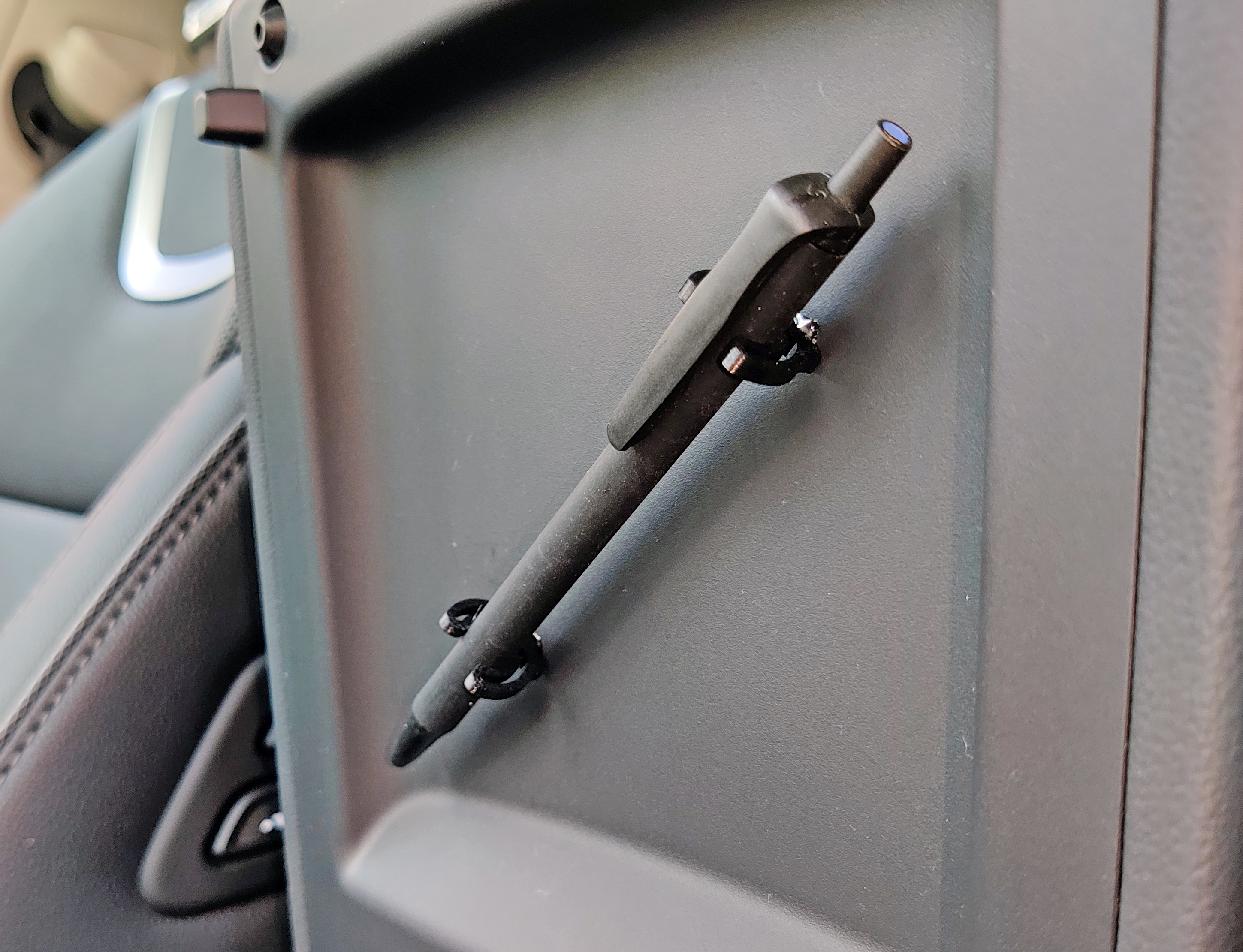 Car pen holder