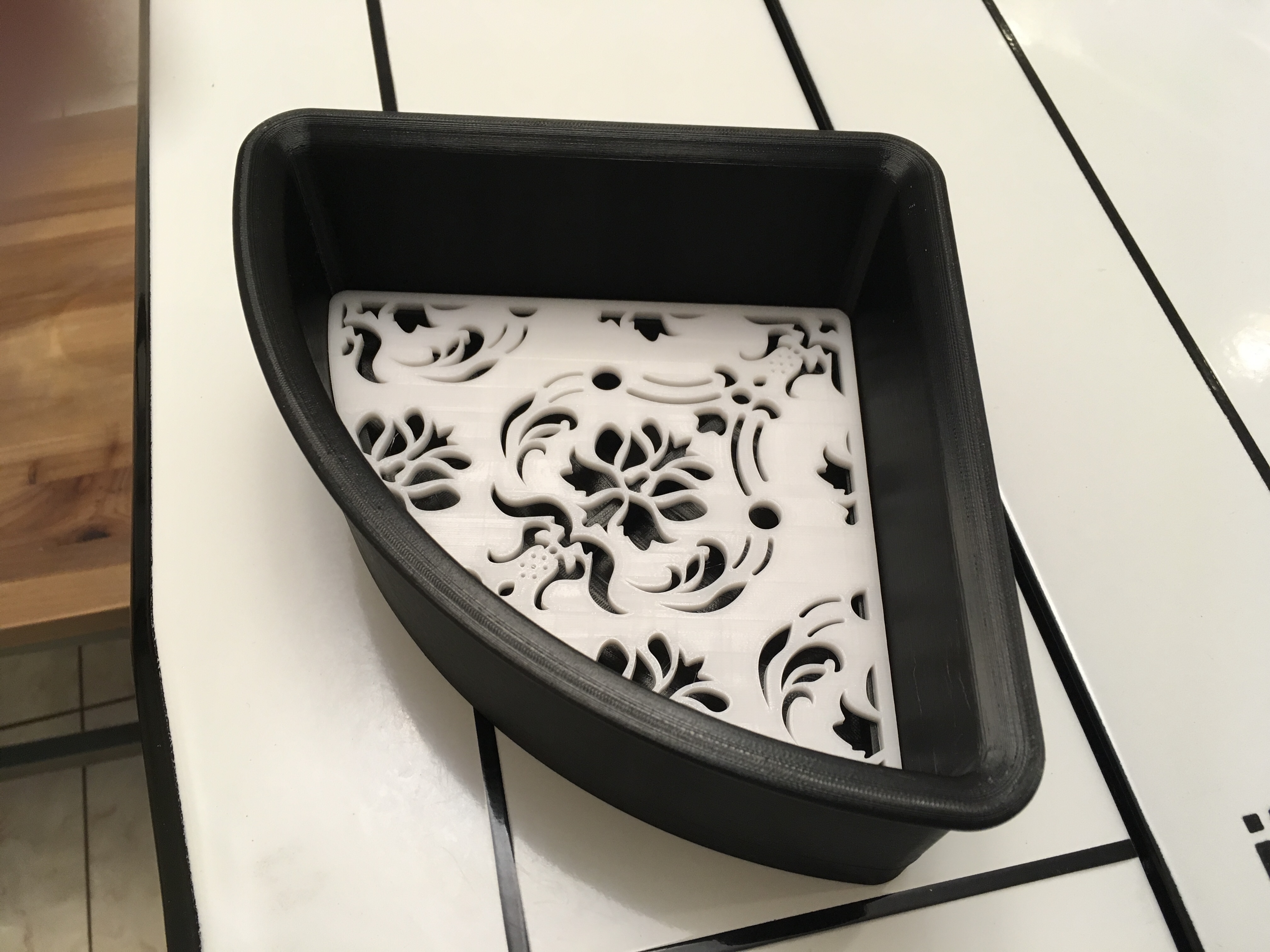 Large Corner Soap Dish by Nikki Download free STL model