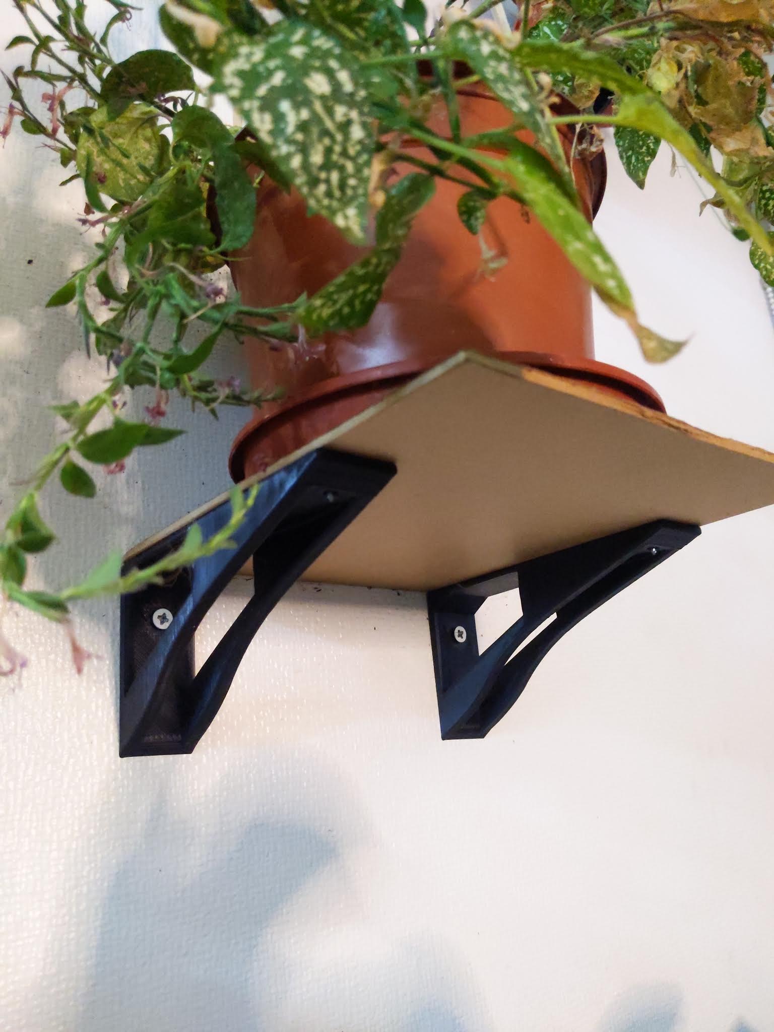 Wallmounted Plant Pot Shelf Support - Escuadra para montar maceteros en pared