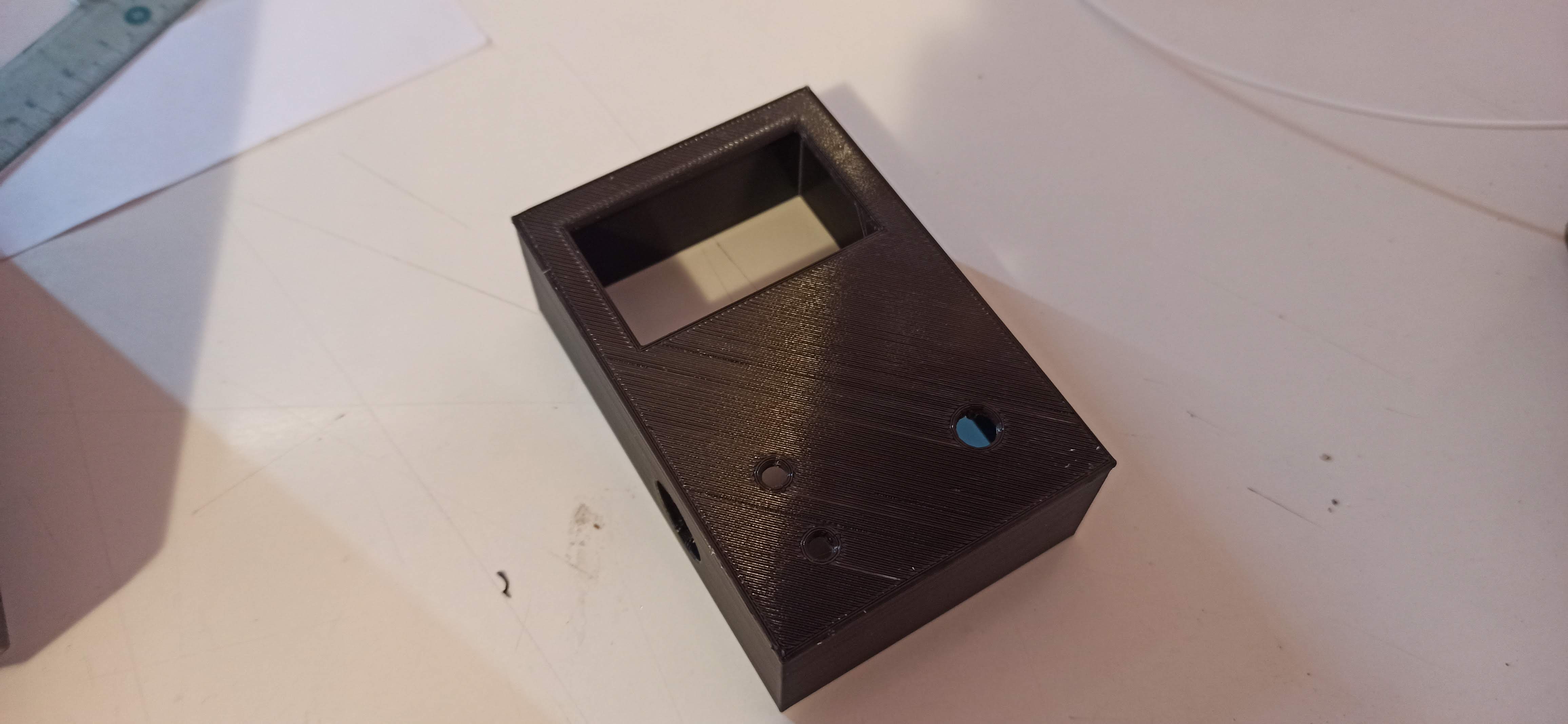 Miniatura 2 do modelo 3D Small Portable Variable Power Supply Case