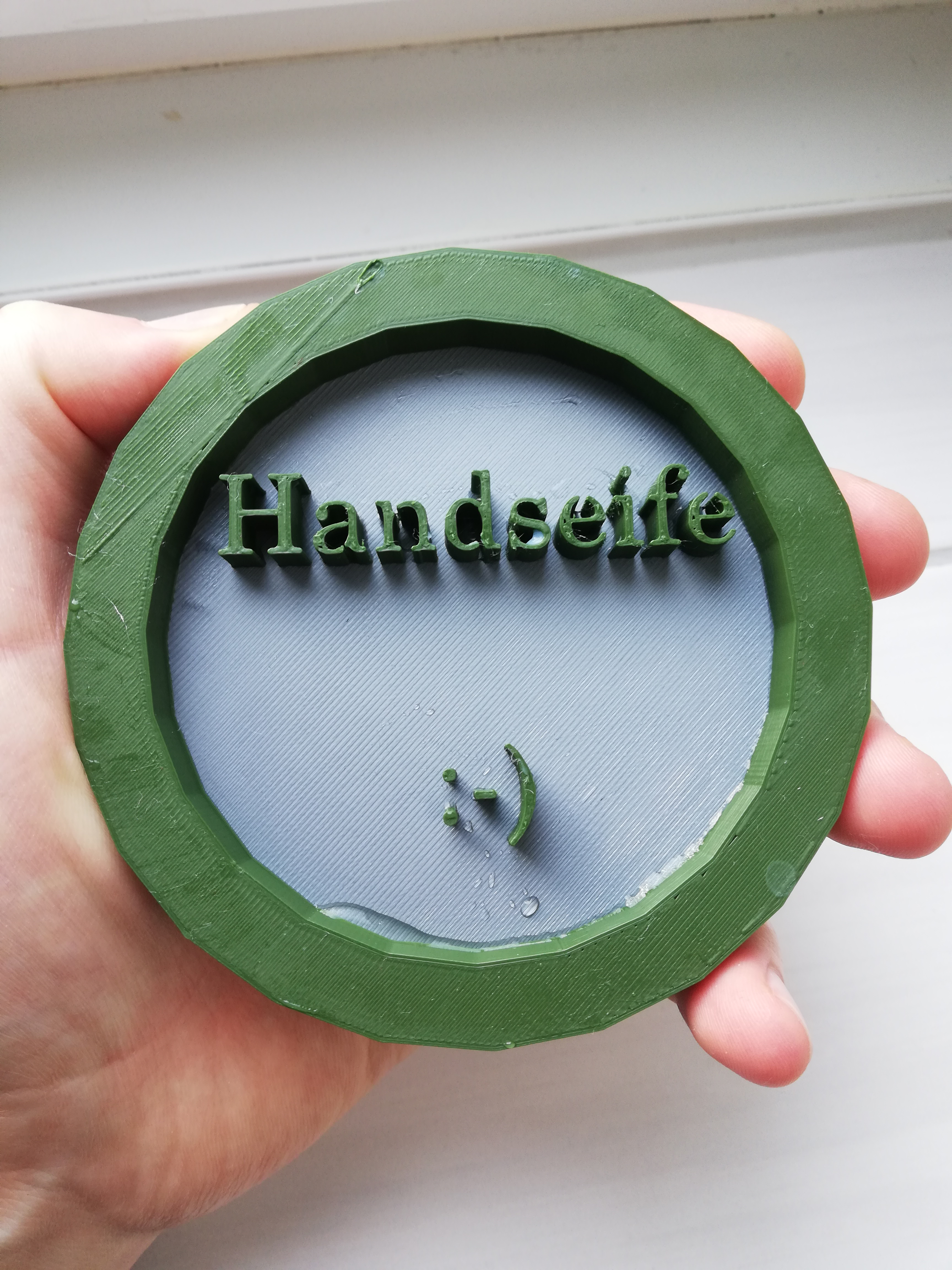 Seifenschale mit Beschriftung / Soap dish with lettering