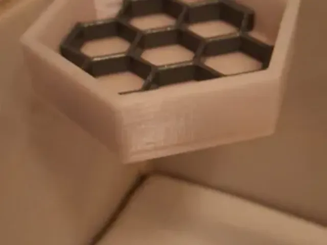 Free-hanging soap dish for the toilet room