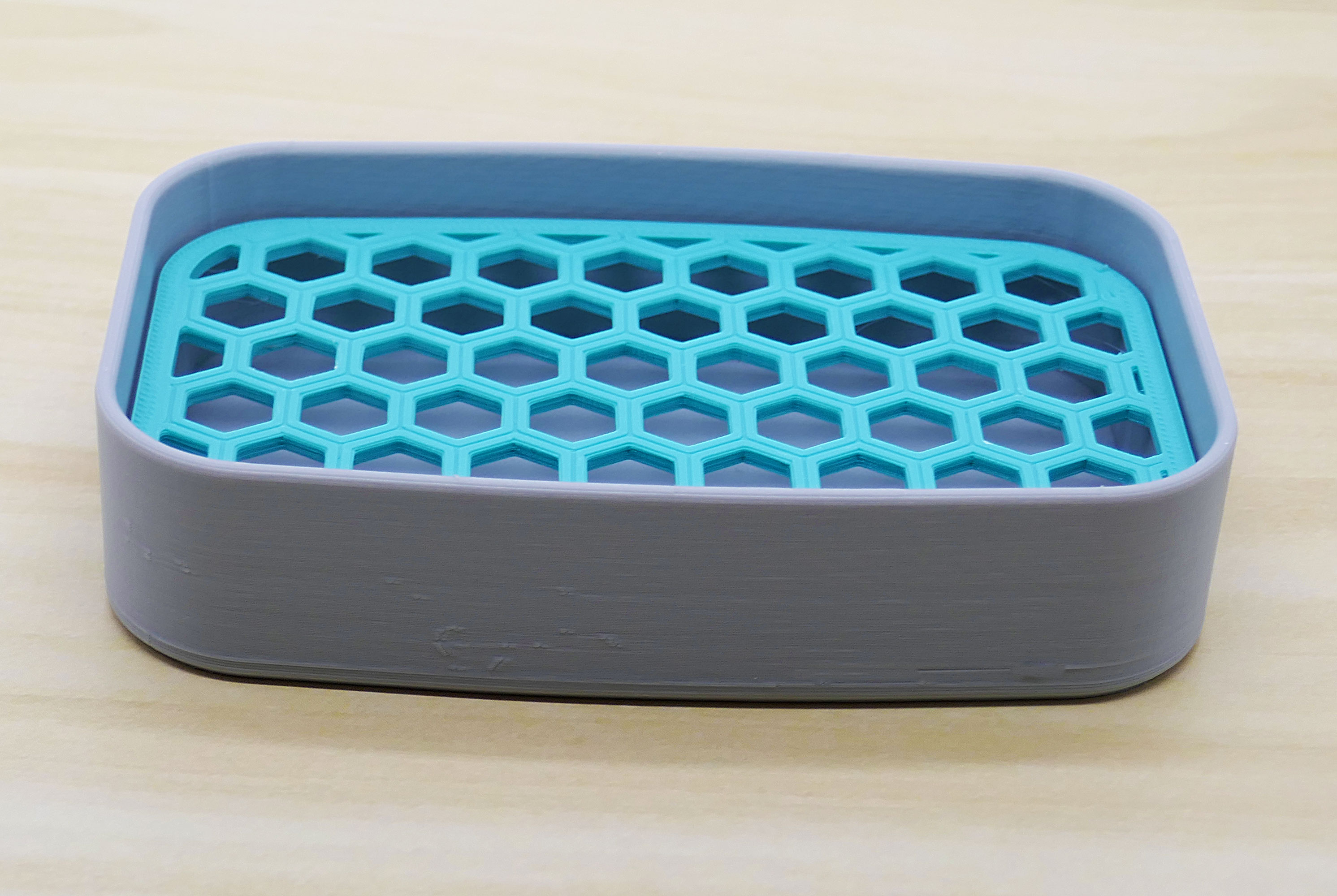 Modern Design Soap Dish With Honeycomb Tray